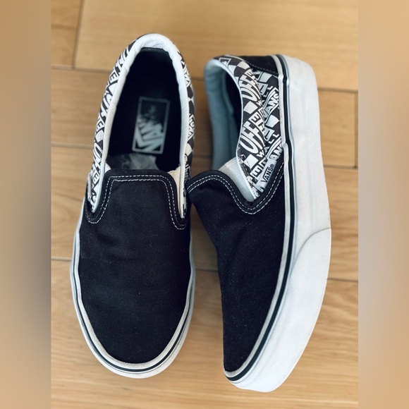 Vans Black and White Slip-On Sneakers, WOMENS SIZE 8.5, Super Clean & NICE - Picture 2 of 12